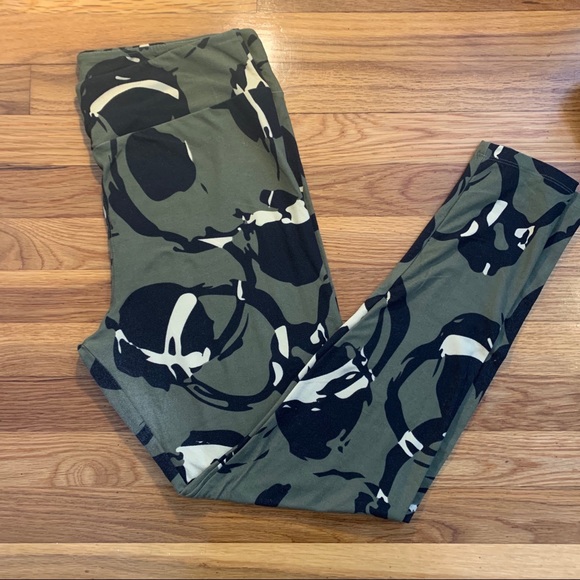 LuLaRoe Pants - LuLaRoe Leggings Army Green with Black & Cream TC
